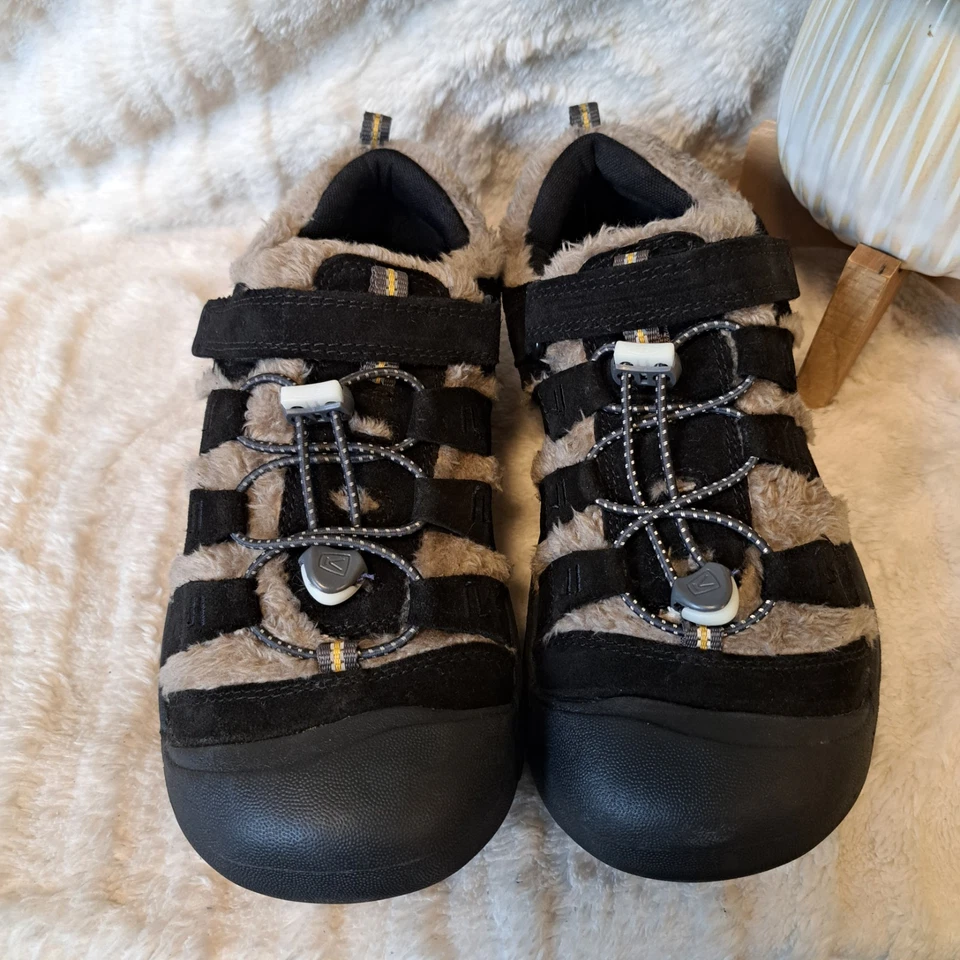 Zapatos de gamuza Keen Newport de piel BigFoot dorados negros para niños grandes jóvenes talla 7 Foto 3 de 4