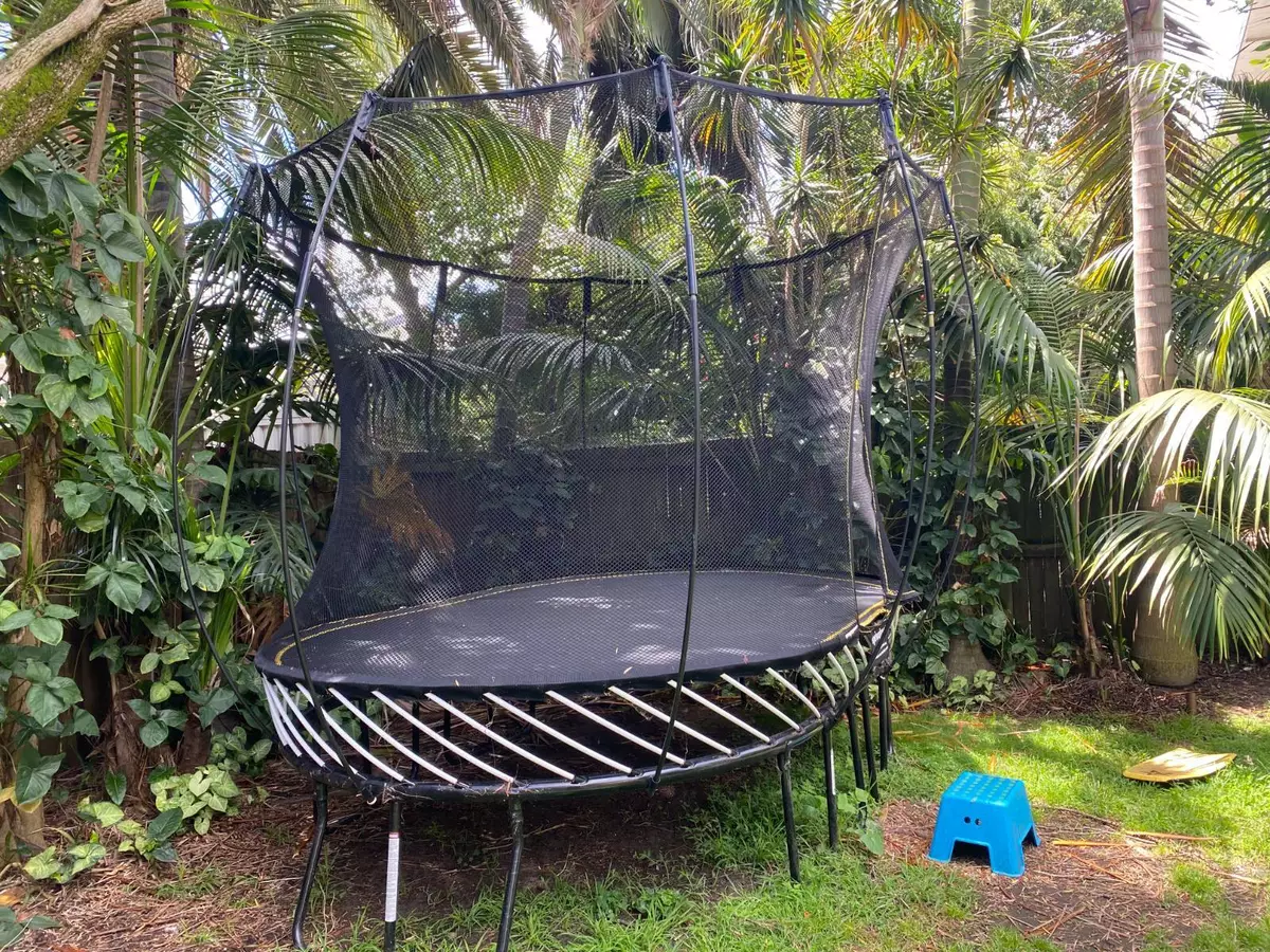 Second hand springfree shop trampoline