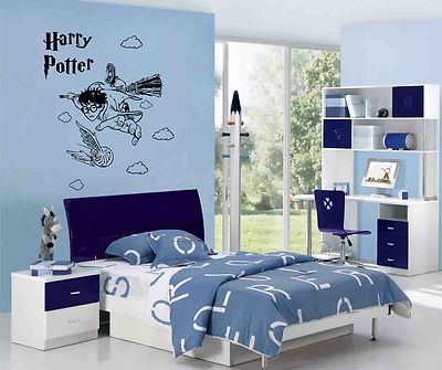 Harry Potter Flying Wandkunst Aufkleber, Aufkleber, Wandbild, enthält Quidditch & Wolken