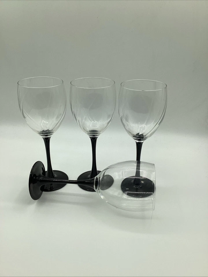 Juego De 4 Elegantes Luminarc De Colección Grandes 8 1/8" 11 Oz. Copas de vino largas de tallo negro Foto 4 de 4
