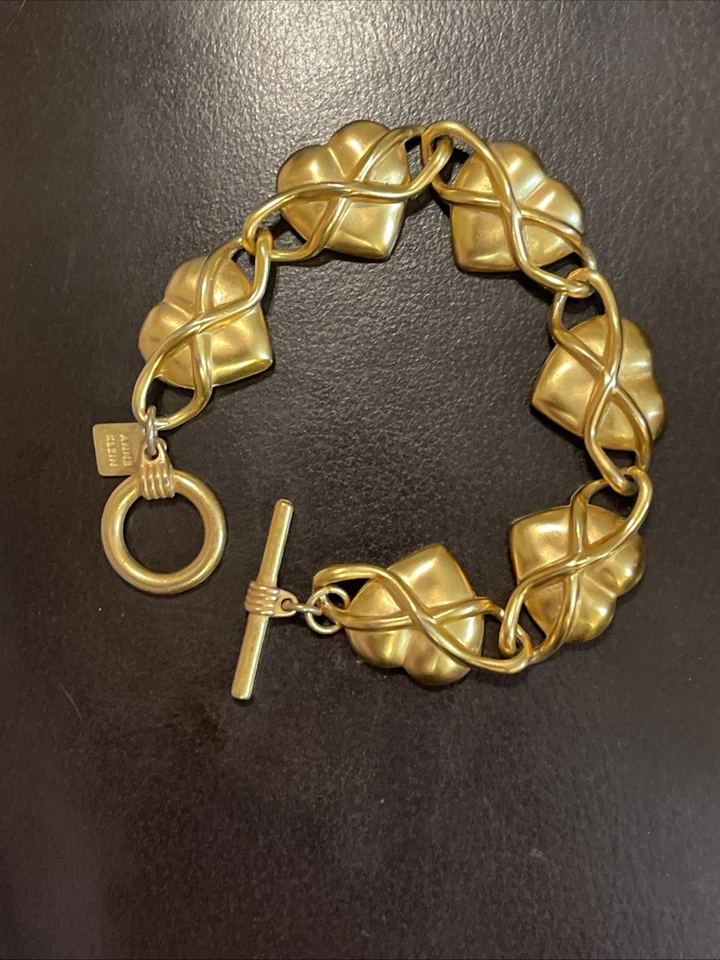 Pulsera Anne Klein Corazón Hinchado Tono Dorado Eslabón Alta Costura, Cepillado Mate, Años 80’s Foto 4 de 4