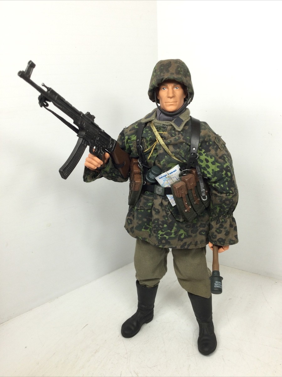 軍物　CenturyToys 1/6 WWII ドイツ軍　GIJohn 1/6 CUSTOM HASBRO GI JOE WW2 GERMAN SS DIV GRENADIER MP-44