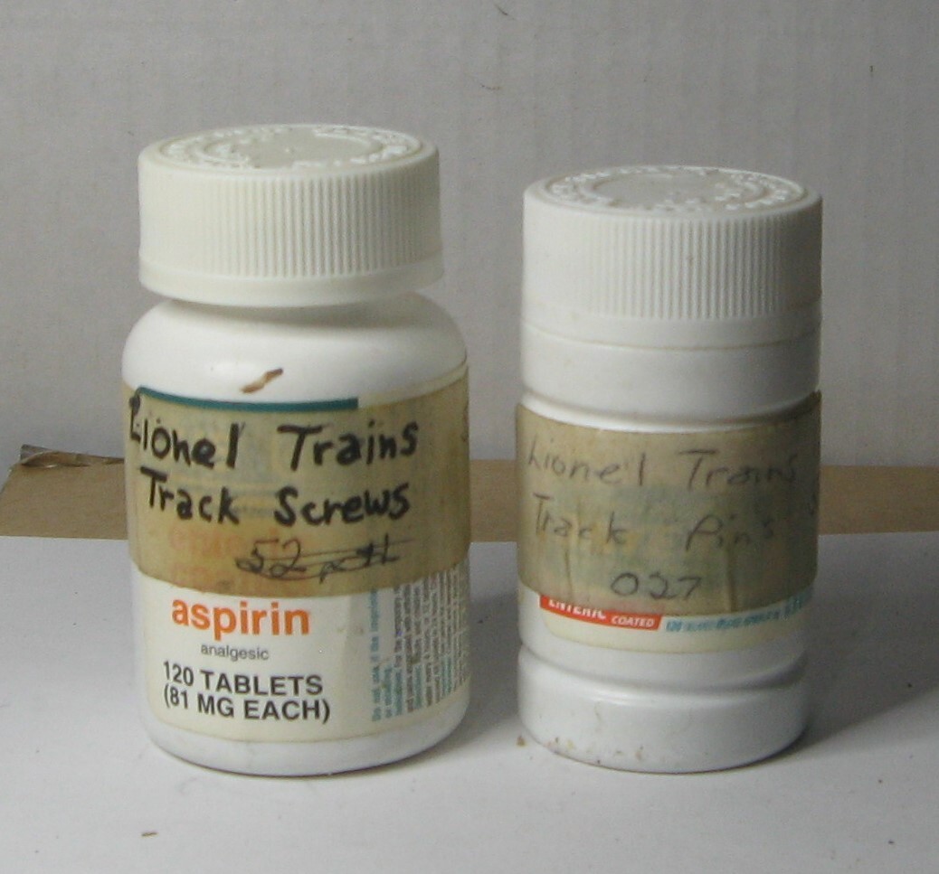 Vtg O Scale Model Train Track Pins 38 steel & 12 insulated & Track