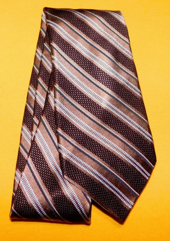CORBATA EXTRA LARGA A RAYAS MARRÓN/BEIGE/AZUL IKE BEHAR HECHA EN EE. UU. - CORBATAS PARA EL CUELLO. Foto 2 de 3