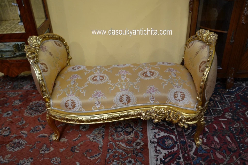 Divanetto- panchetta dorata stile Barocco in tessuto damascato ocra - Immagine 2 di 4