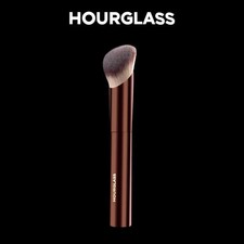 Hourglass Makeup Brush- No.21 Ambient Soft Glow Foundation Brush Soft Fiber Hai