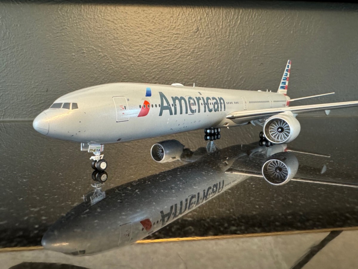 Gemini Jets 1/200 American Airlines Boeing 777-300ER N718AN Gemini Jets 1/200 American Airlines Boeing 777-300ER N718AN