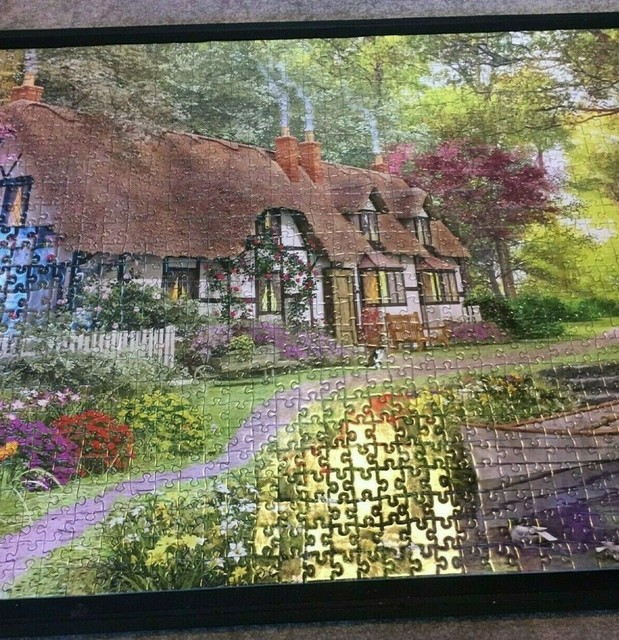 WHSmith Woodland Walk Cottage 1000 Piece Jigsaw Puzzle Complete for