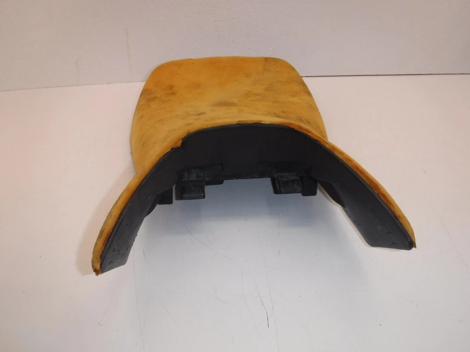 Capa faltando assento dianteiro para motorista Hyosung GT 250 2004 - Imagem 3 de 4