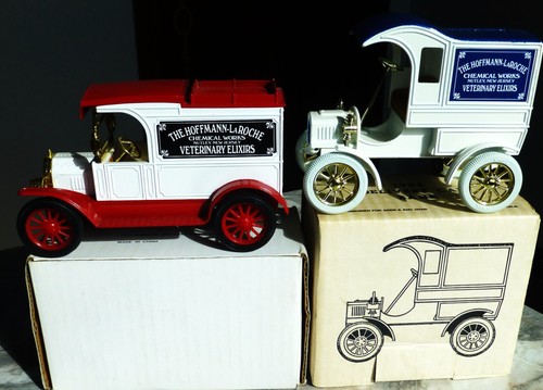 Set of 2 The Hoffmann LaRoche Chemical Works Diecast 1905 & 1913 Ertl Banks - Picture 4 of 4