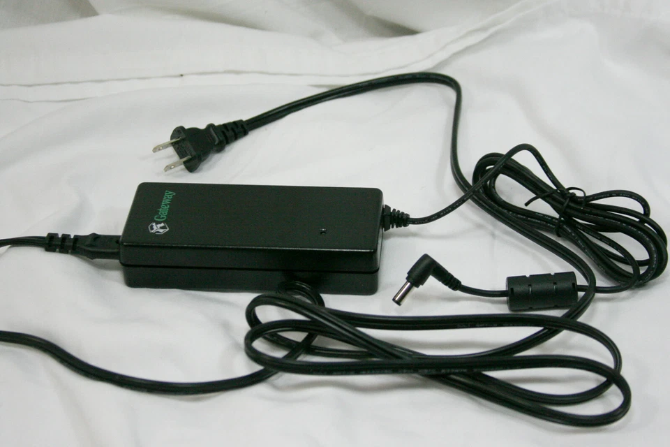 Adaptador de corriente Gateway SA70-3105 19V 3,68A exceso de existencias OEM SA1 SA6 Foto 4 de 4