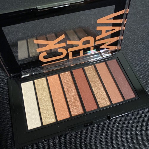 Revlon Colorstay Looks Book Eyeshadow Palette #930 Rebelle NEW - Picture 3 of 3