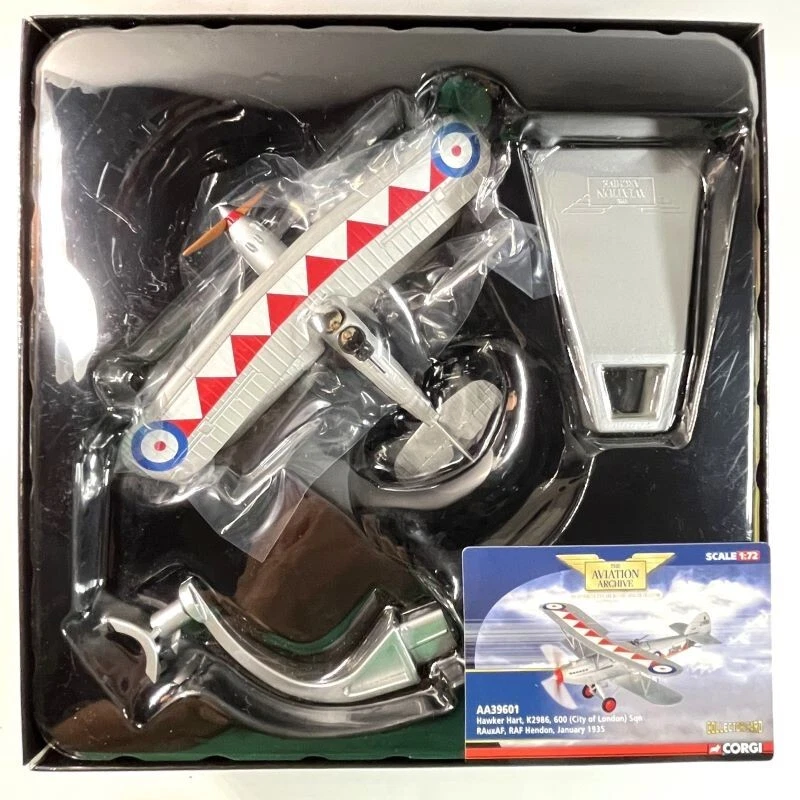 Corgi Aviation Archive AA39601 Hawker Hart Mk I Raf No.600 Sqn, K2986 Raf Hendon - Image 3 of 4