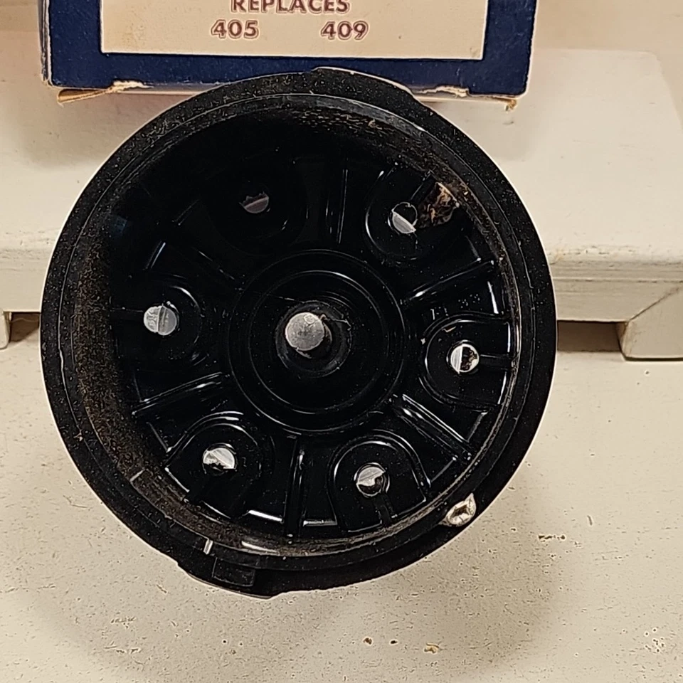 VINTAGE NOS ATLAS IGNITION PARTS 401 DISTRIBUTOR CAP - Image 4 of 4