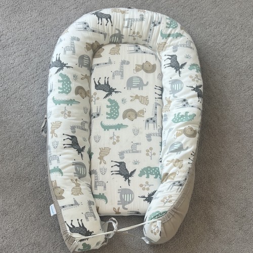 Goxteam Portable Baby Bedside Sleeper Animal Print Beige White Gray Green