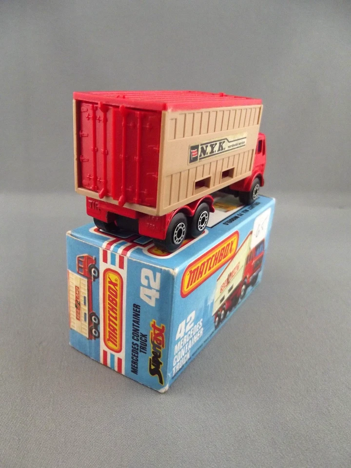 MATCHBOX SUPERFAST 42 MERCEDES CONTAINER TRUCK NYK LABELS MINT IN EXCL BOX 1977 - Image 4 of 4