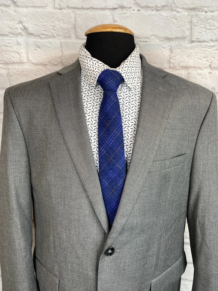 Calvin Klein Para Hombres Gris ATHLETIC FIT Frente Plano 2 Piezas Traje 44S Chaqueta 38W Pantalón Foto 3 de 4