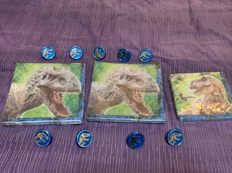 Servilletas de papel cuadradas de 5” y 6 1/2” para fiesta de cumpleaños de dinosaurios Jurassic World nuevas Foto 3 de 4