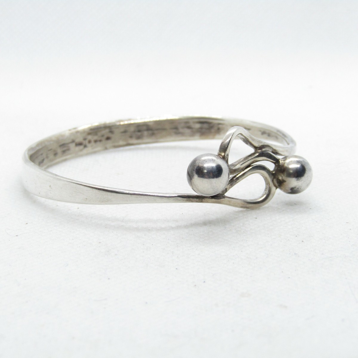 Beautiful BHS Z9 Sterling Silver 925 Bangle Bracelet 7.5
