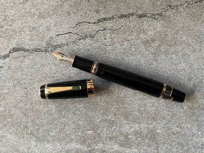 MONTBLANC BOHEME VERT (GREEN) STONE GT FOUNTAIN PEN 14K EF NIB