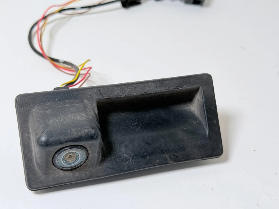 2017 VOLKSWAGEN JETTA REAR TRUNK LID PARKING CAMERA W/ HANDLE | OEM 5CG827566 - Image 2 of 4