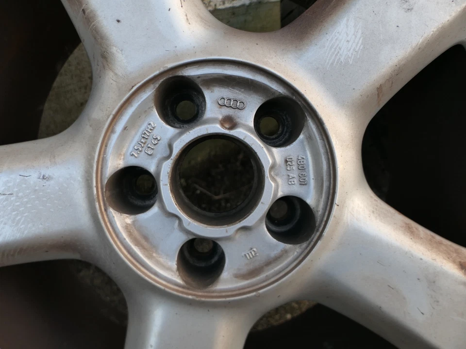 4x Audi A4 A6 Alufelge original 4B0601025AB ET45 235/45 ZR17 Reifen 3-5mm Sommer - Bild 2 von 4