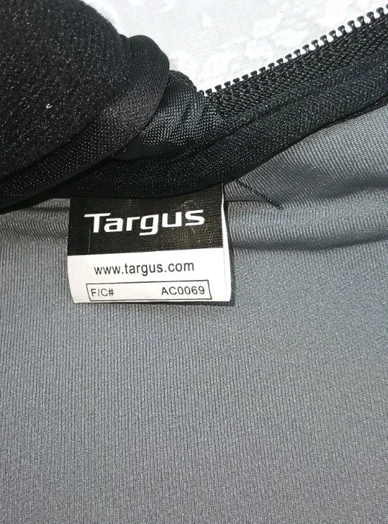 Targus Padded Black Laptop Protective Sleeve Zipper Bag 15x11 Carrier Case - Image 3 of 4