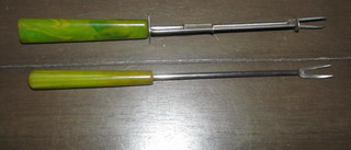 Vintage MCM Ribbed Green Bakelite Handle Appetizer Pickle Olive Fork Spring Load