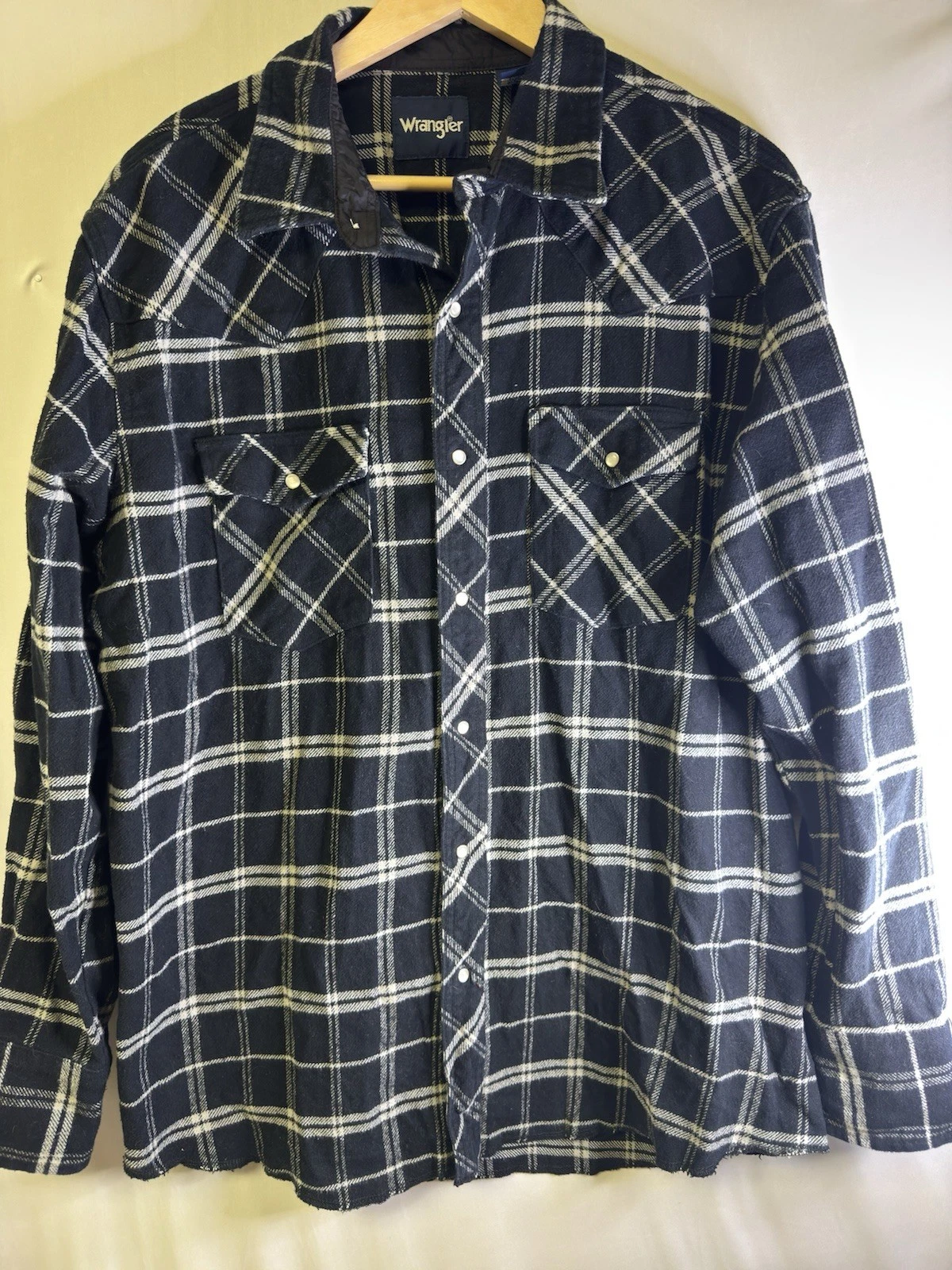 Wrangler Flannel Shirt XL Western Pearl Snap Black White Plaid Outdoor Workwear
Opens in a new windo