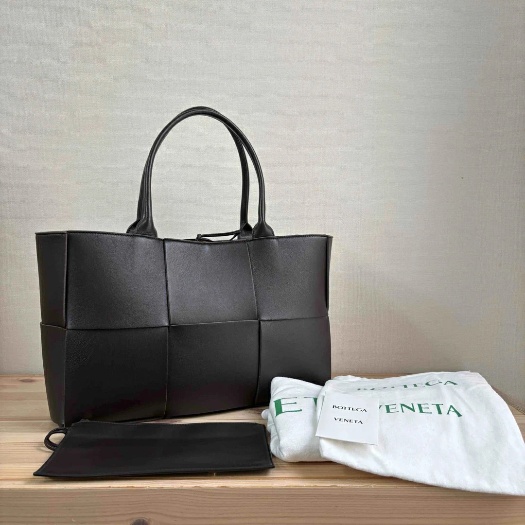 Bottega Veneta Arco Small Tote Bag Brown Leather with Pouch