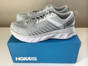 hoka one one arahi feminino