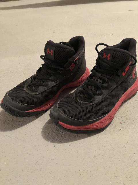 boys grade school under armour shoes