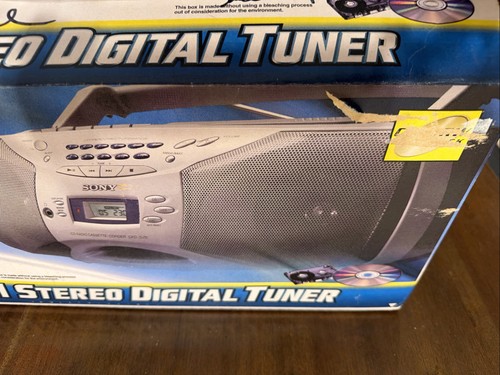 Sony CFD-S26 CD Radio Cassette Corder Boombox Mega Bass New Old Stock Fast Ship - Picture 10 of 10