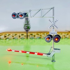 1 x HO scale model cantilever grade crossing signal with light on gate C27DGWL