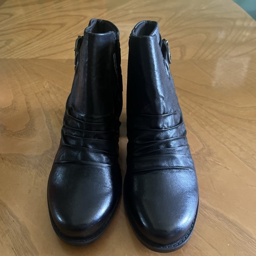 Womans Bare Traps Reinella Scrunched Ankle Boots 8 Black NEW