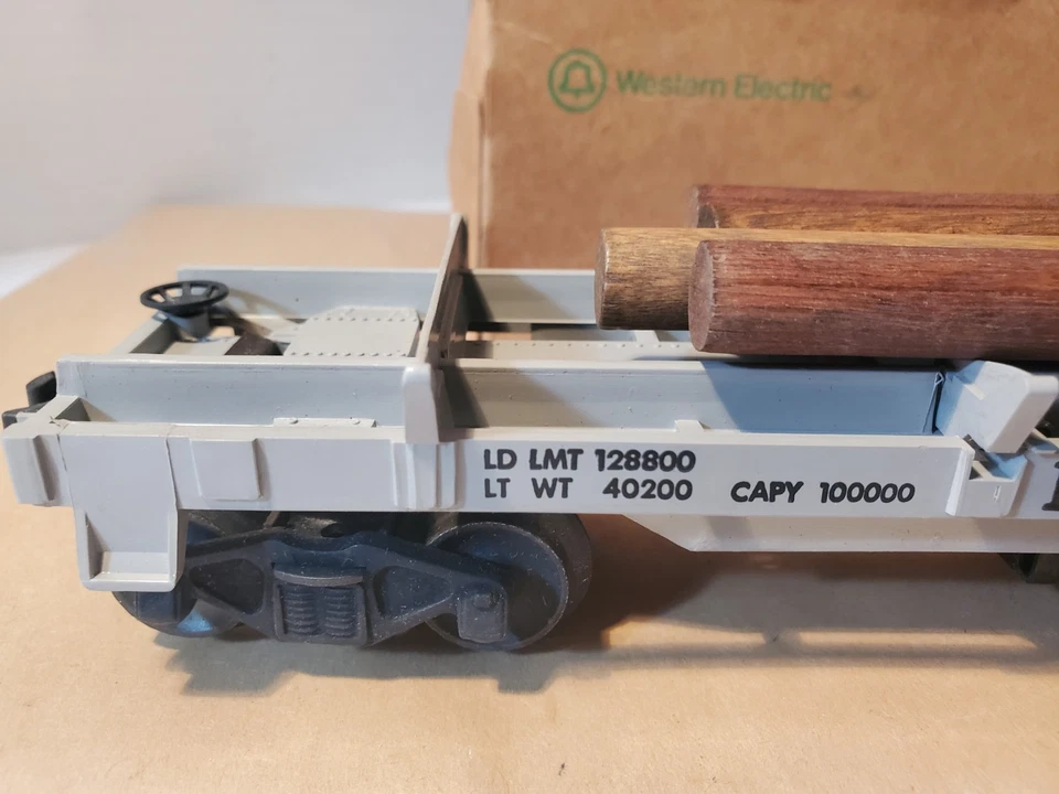 Vintage 1955 Lionel 3361X Operating Lumber Car w/ 4 Logs & OB Variation A - Image 2 of 4