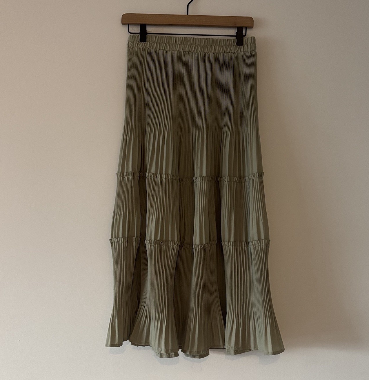 DAZY MIDI Skirt Pleated Pistachio Green Women’s Large Unlined Boho Fairy NWT-image