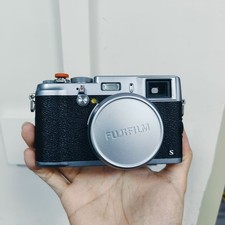 FUJIFILM Fuji X100S Silver 16.3MP Compact Digital Camera W/ Charger - Silver