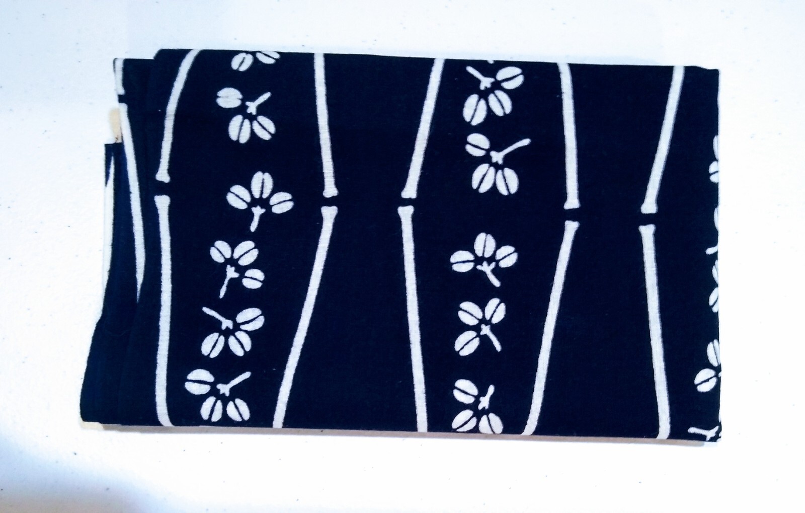 Tenugui-Japanese Hand cloth：Combination of plants and diago, Navy blue 8050t0012