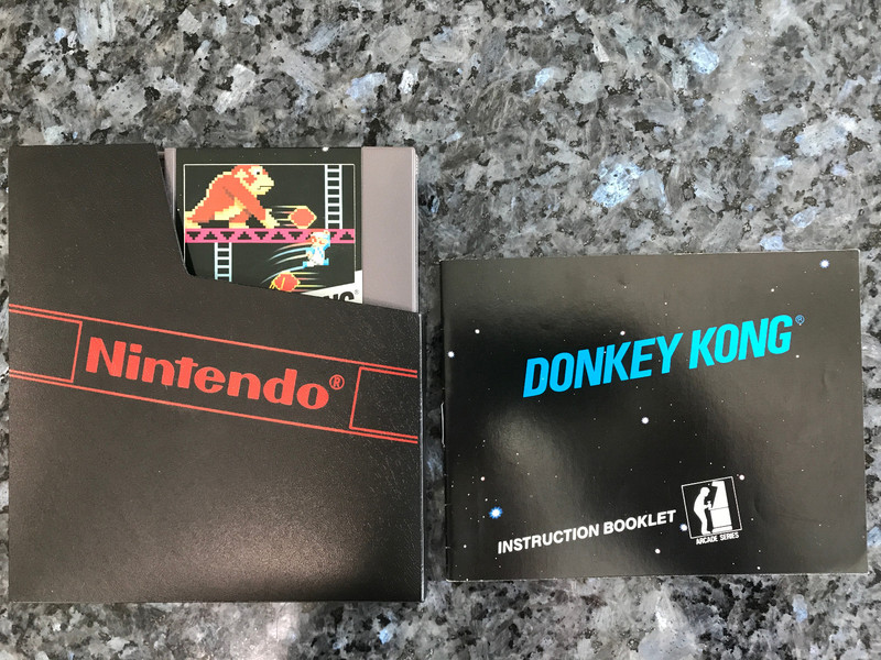 DONKEY KONG  5 SCREW RARE 1st PRINT NO "TM" 1986 CARTRIDGE CIRCLE SoQ + MANUAL