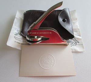 1986-CA-Incorporated-Portable-Hand-Press-Pocket-Seal-Embossing-Stamp-and-Pouch