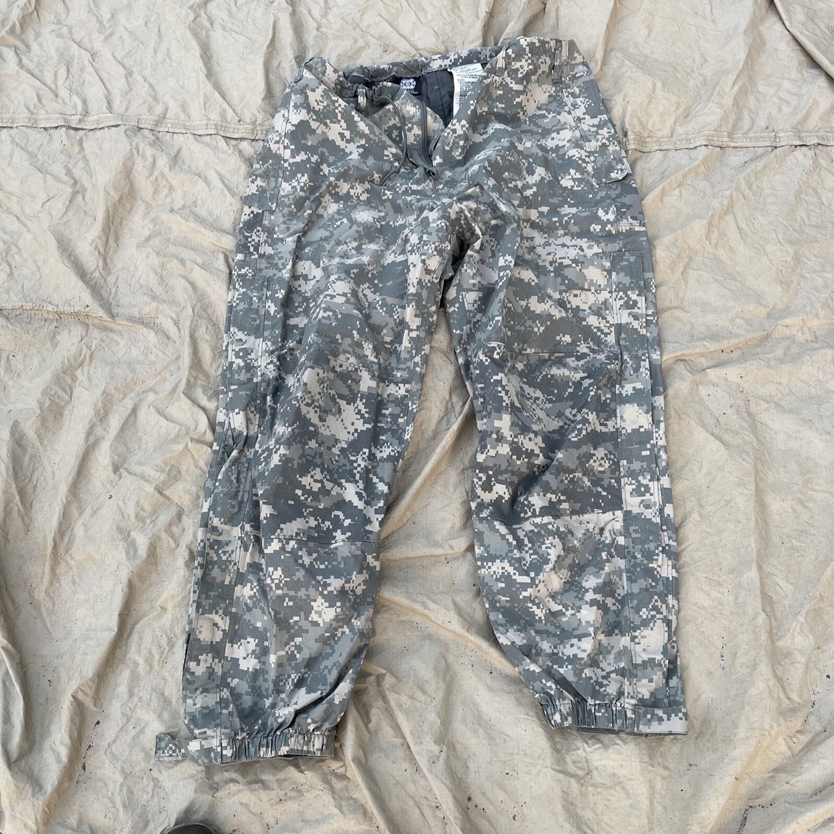 USGI Trousers ACU GortexGen III Layer 6 Extreme Cold/Wet USGI Trousers ACU GortexGen III Layer 6 Extreme Cold/Wet
