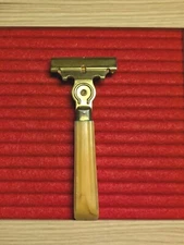 Eversharp SCHICK Injector Single Edge Safety Razor 1937 Pat. Plastic Handle