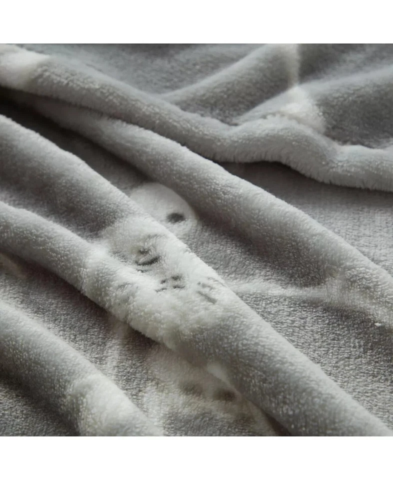 Kate Aurora Halloween Gris Bailando Esqueletos Ultra Peluche Gran Tamaño Acento Lanzamiento Foto 2 de 3