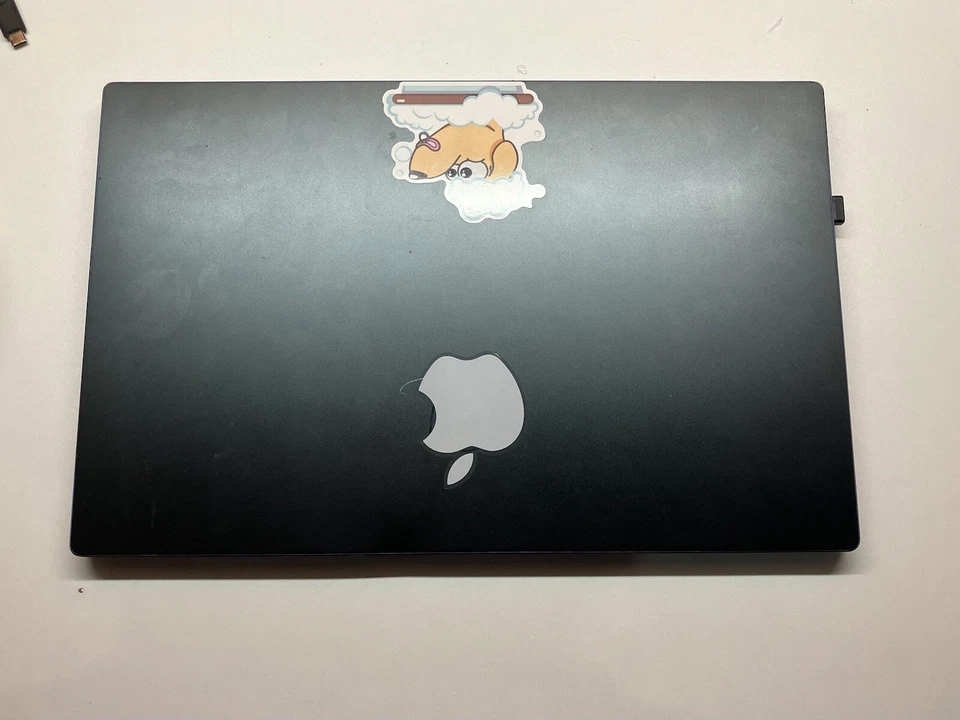 Hackintosh MSI Prestige 15 i7-10Gen.,16GB,2*512GB - Image 2 of 4