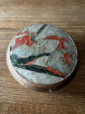 Vintage Schmuckschatulle mit Deckel aus Messing und Emaille mit Blumenmuster