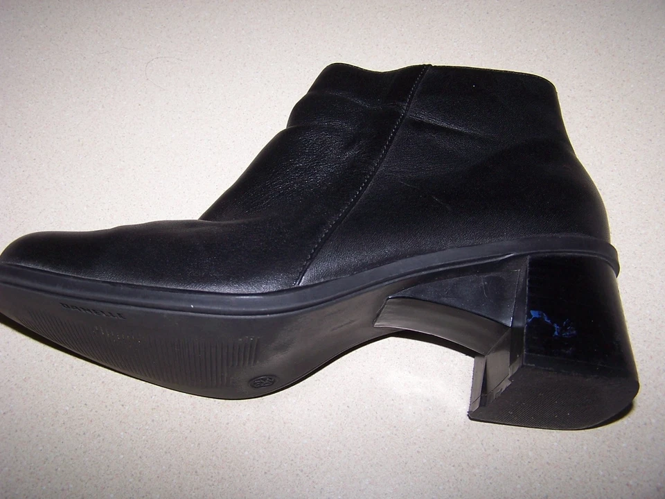 BOTINES DANELLE CUERO NEGRO TALLA 8.5 BUEN ESTADO USADOS Foto 4 de 4