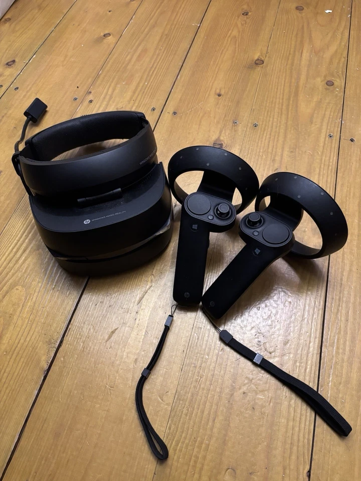 Windows Mixed Reality Headset Used Working with Controllers and Cables VR Gaming - Image 2 of 4