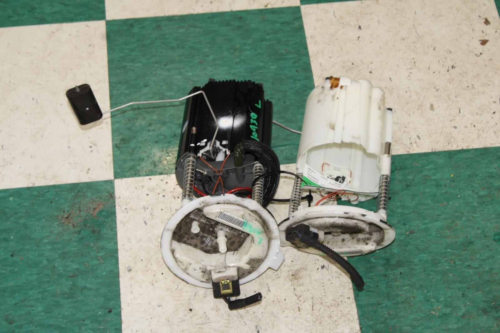 14-21 Ghibli 3.0L Gas Pair LH RH Fuel Pump Sending Unit OEM Factory WTY OE WTY