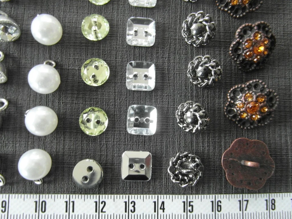 Konvolut Knöpfe festliche, elegante Knöpfe 10 Positionen = 100 schöne Knöpfe - Bild 3 von 4